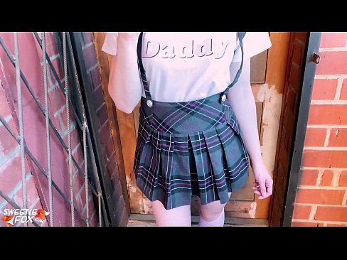 ❤️ 女學生深深地吸吮她的雞巴並亂搞而不是上課。 色情視頻 在色情 zh-tw.wassell.ru